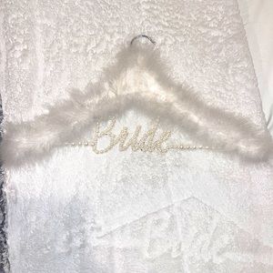 Bride 👰🏼‍♀️ wedding dress hanger | pearl stones | feather hanger